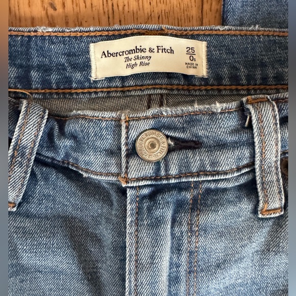 Abercrombie & Fitch The Skinny High Rise Jeans SZ 25/0S Medium Rinse - Picture 10 of 16